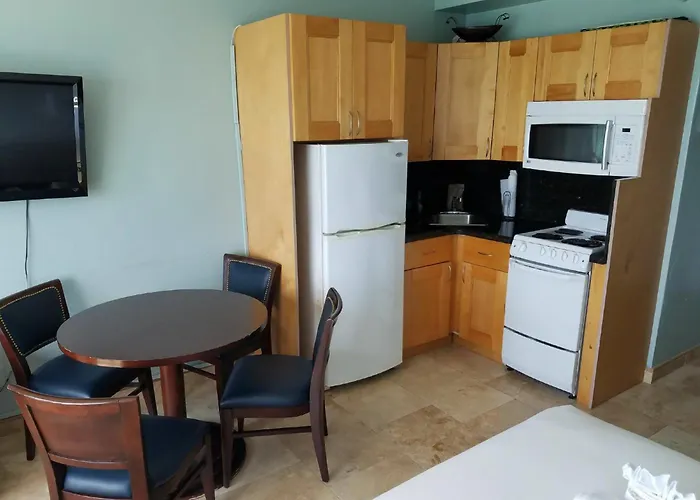 Ocean Front Casablanca Studios With Full Kitchens & Beach Access By Bl Rentals