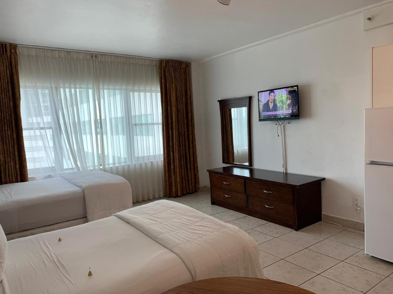 Ocean Front Casablanca With Full Kitchens & Access By Bl
